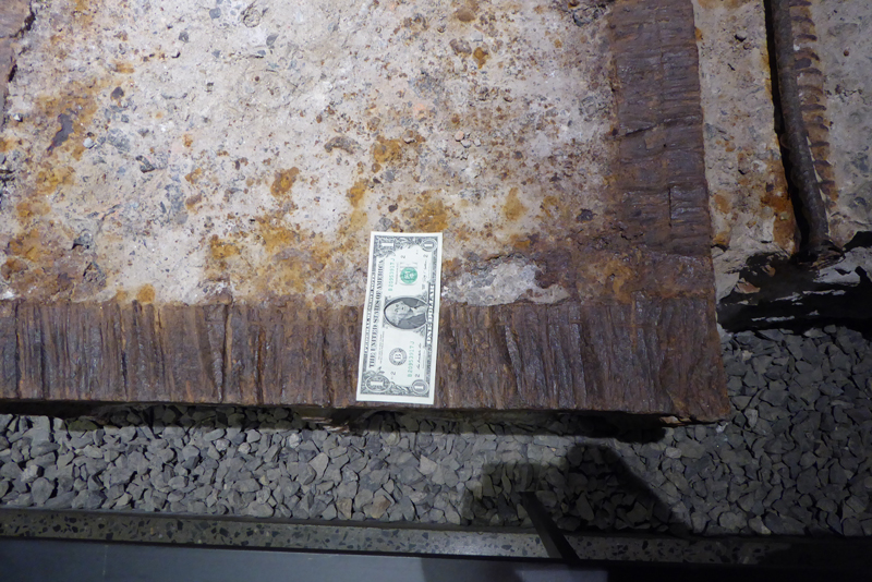 Thick Steel Supports for Iconic Tridents